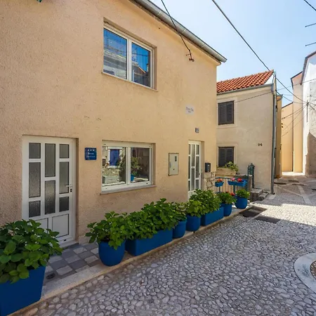 Apartament Mudrovcic *